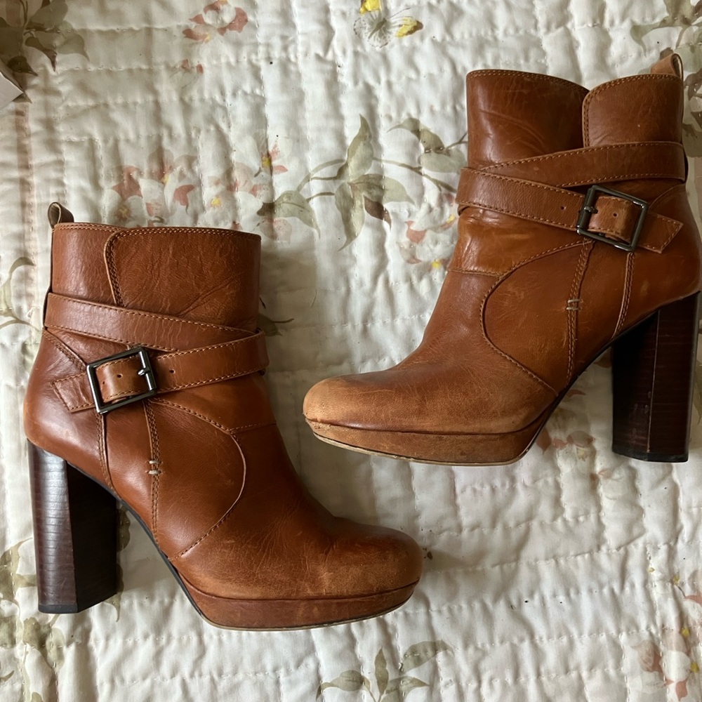 Clarks Tan Leather Heeled Boots (Gabriel)